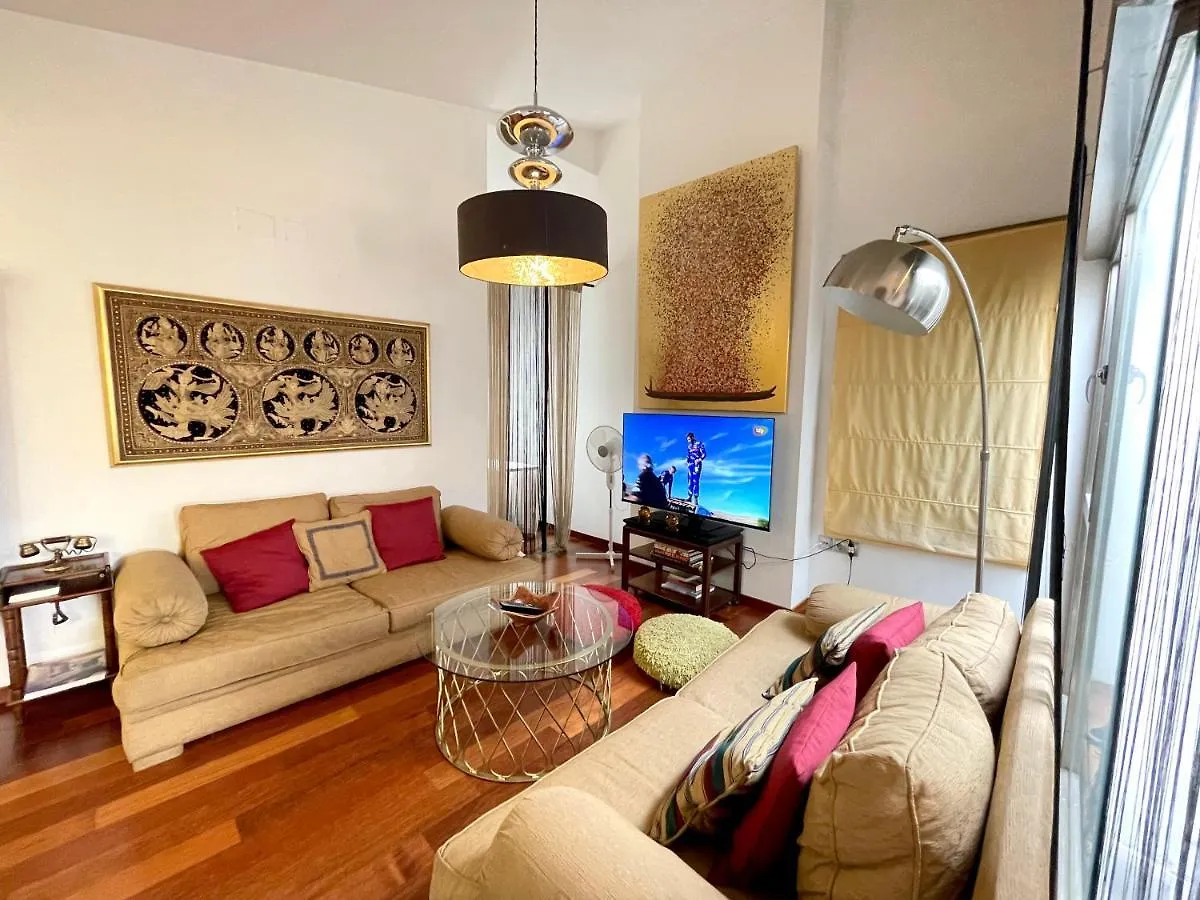 Atico En Plaza De La Constitucion 3 Bedrooms Màlaga 0*,  Španělsko