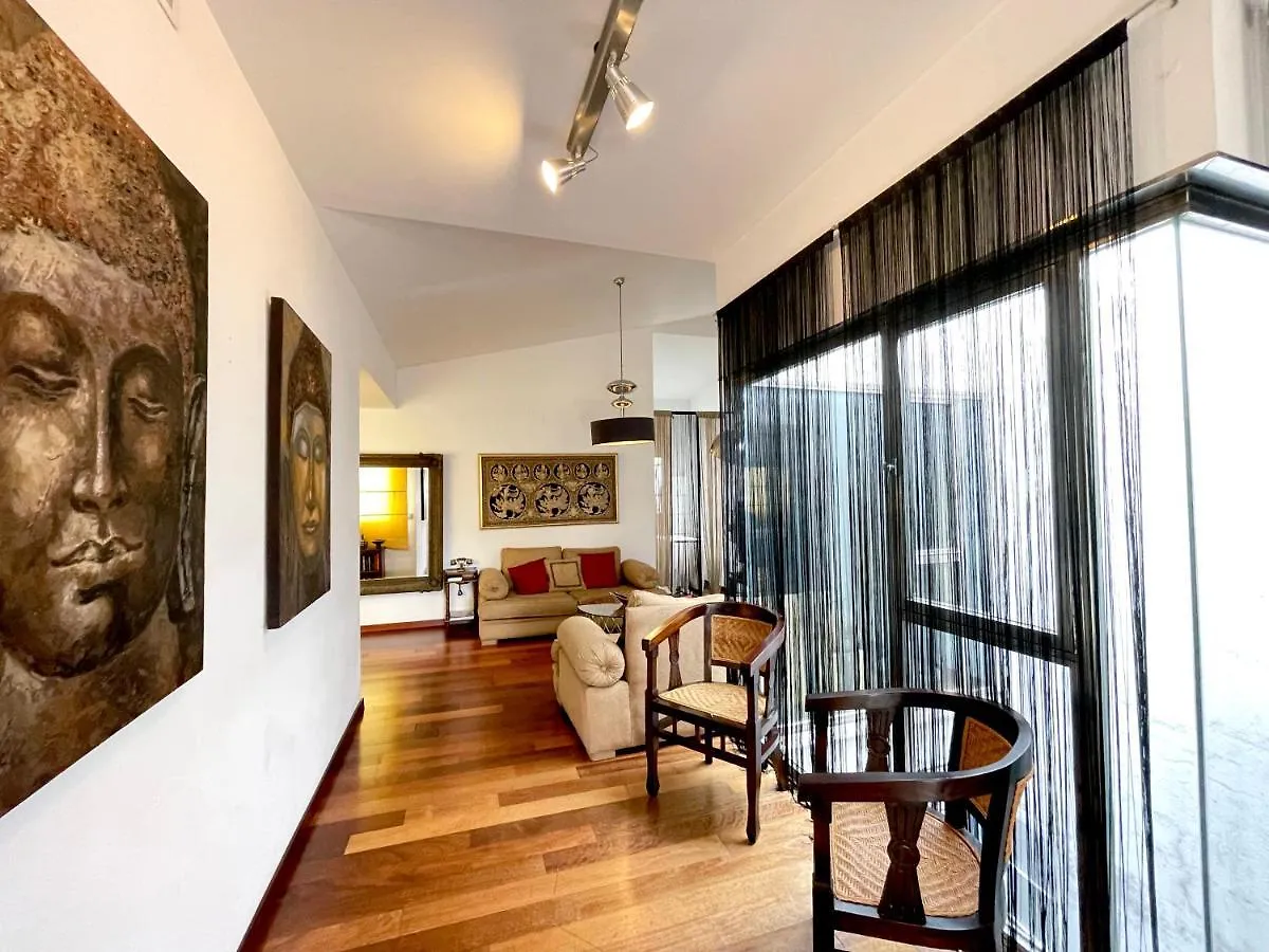 Atico En Plaza De La Constitucion 3 Bedrooms Màlaga Apartmán