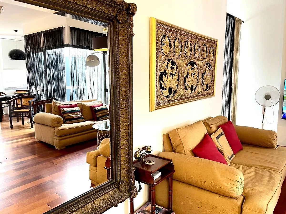 Apartamento Ático en Plaza de la Constitución Málaga