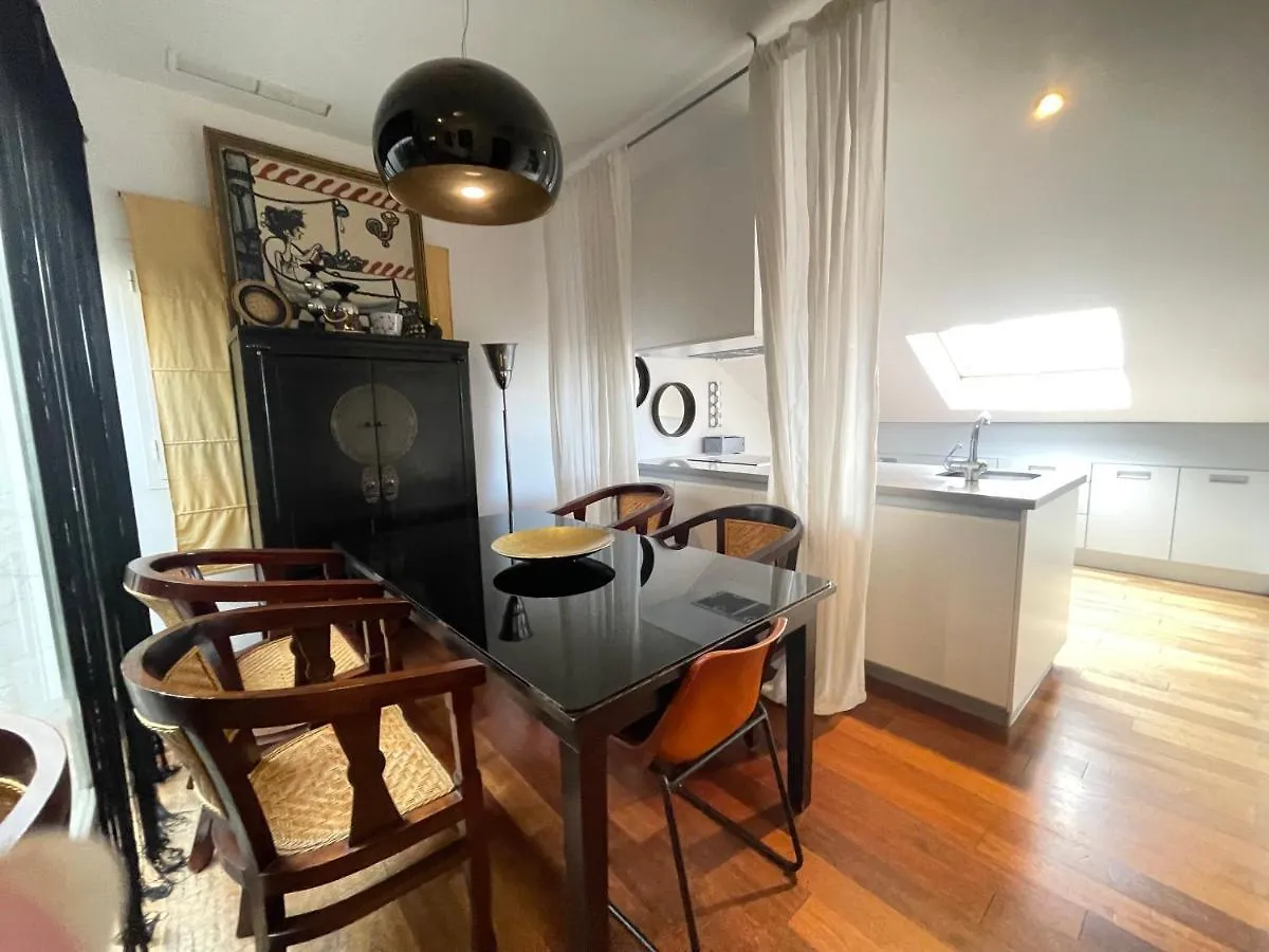 Atico En Plaza De La Constitucion 3 Bedrooms マラガ スペイン