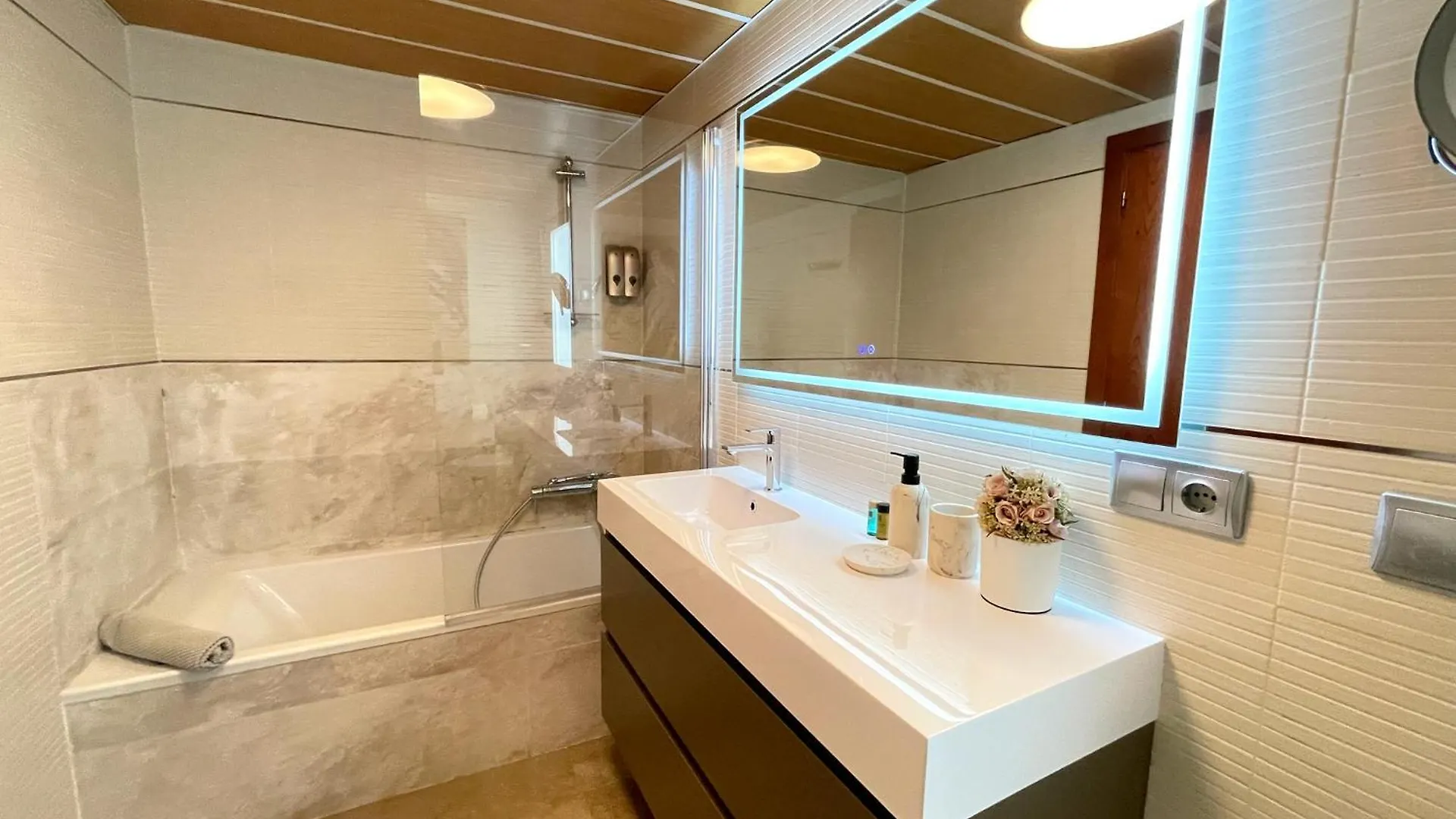 Apartamento Ático en Plaza de la Constitución Málaga