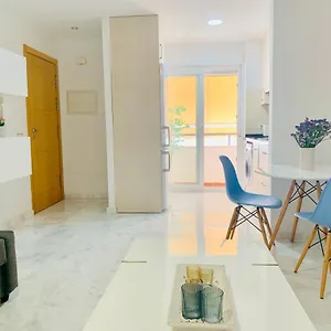 Homely Parras Con Terraza Apartamento